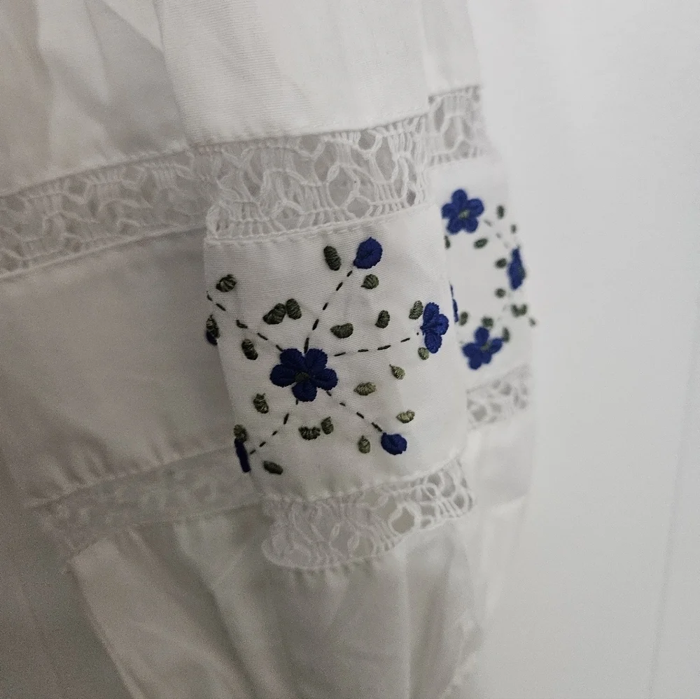 Mi Golondrina Hand-embroidered Blouse